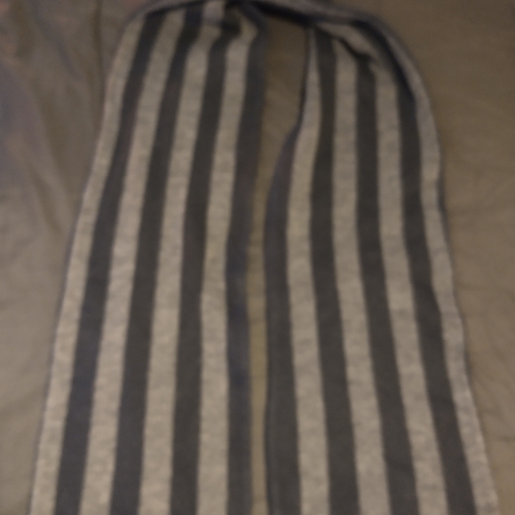 L.R.G. Scarf🔥 - Picture 6 of 6